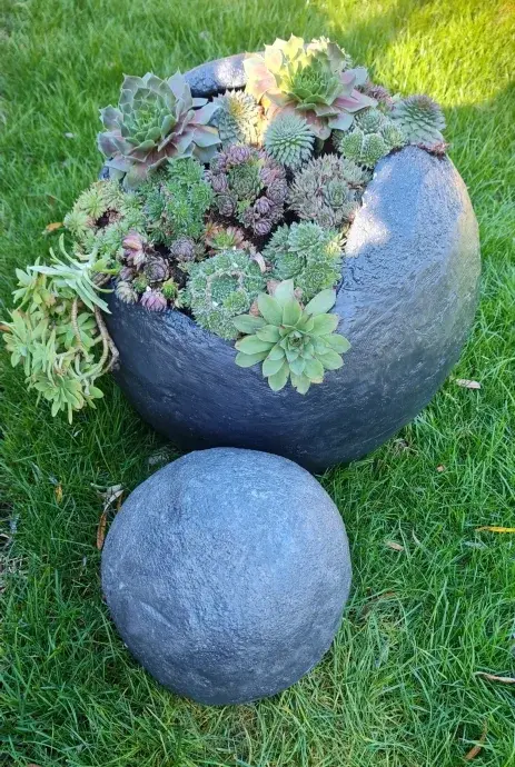 Dísz gömb – S – szürke