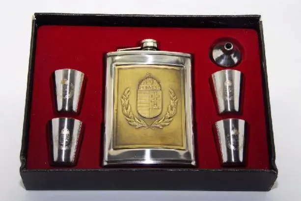 Fém laposüveg szett - magyar címeres