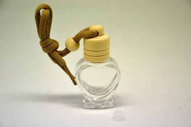 Üvegfiola szív alakú