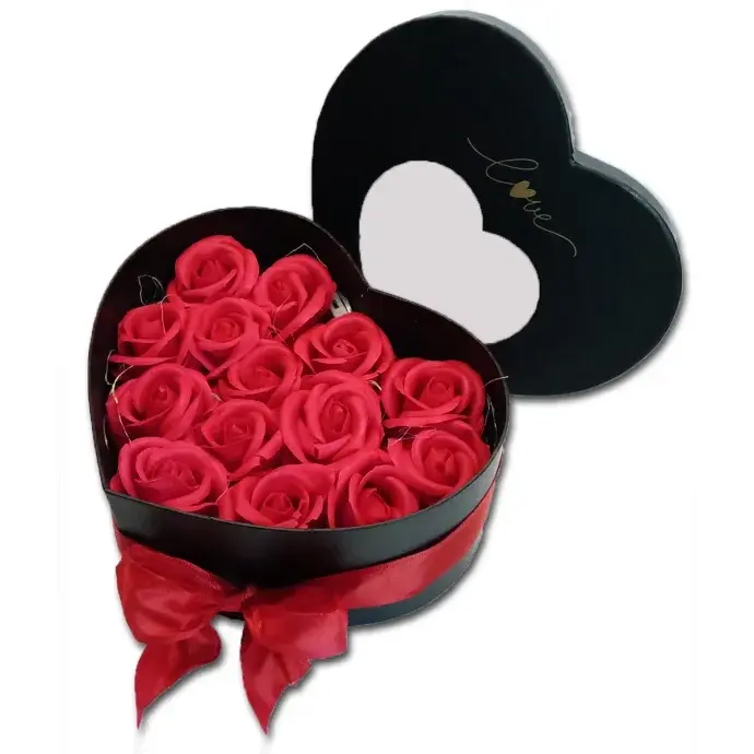 Szappanrózsa szívbox, ablakos rózsadoboz - piros - S + led világítással  Szappanrózsa szívbox, ablakos rózsadoboz - piros - S + led világítással