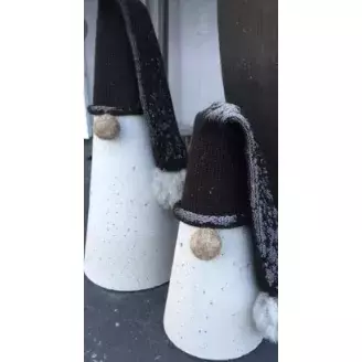 Beton manó- kicsi-textil sapkás