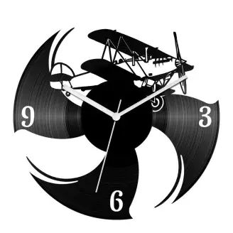 Az öreg kétfedelű bakelit óra