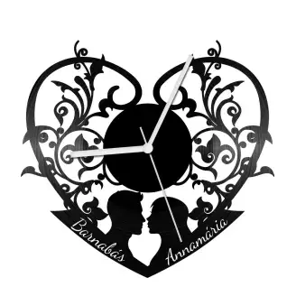 Szerelmes szív bakelit óra