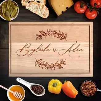 Levélkoszorú nevekkel egyedi vágódeszka - kicsi