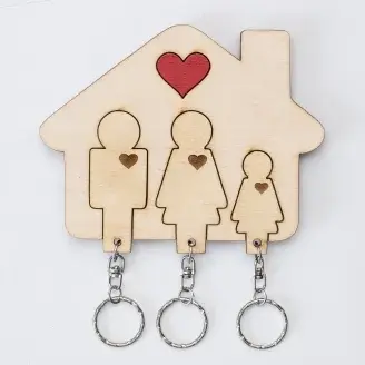 Szíves családos fali kulcstartó (apa-anya-lány)