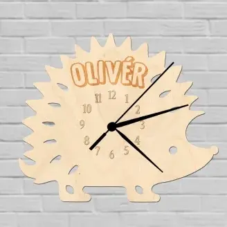 Fából falióra - süni, saját névvel