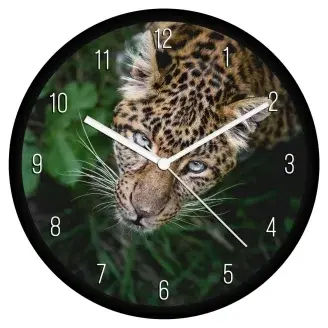 Fürkésző leopárd falióra