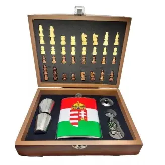Sakk készlet - magyar címeres flaska szettel, iránytűvel 
