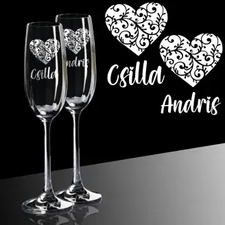 Szerelmes pár pezsgős poharak - egyedi nevekkel