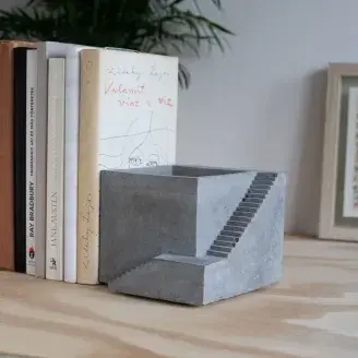 Óriás könyvtámasz, lépcsős növénytartó - "Escalier" - szürke