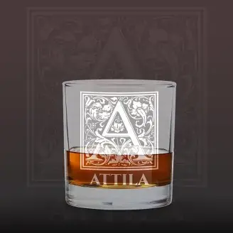 Whisky's pohár - Egyedi névvel - Iniciálé díszítéssel